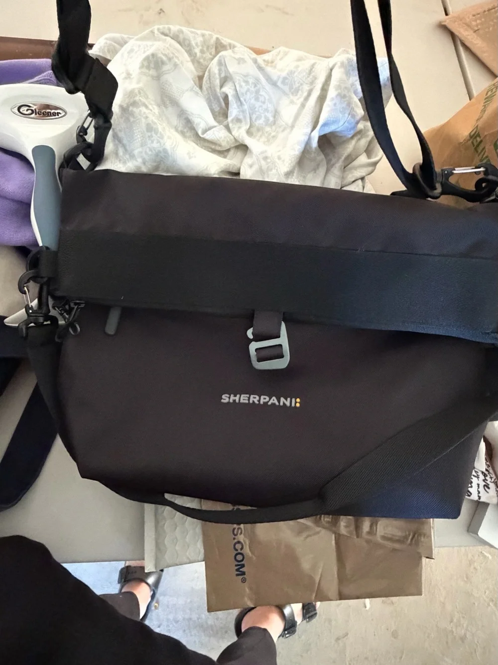 Sherpani Black Men's Messenger Crossbody Bag